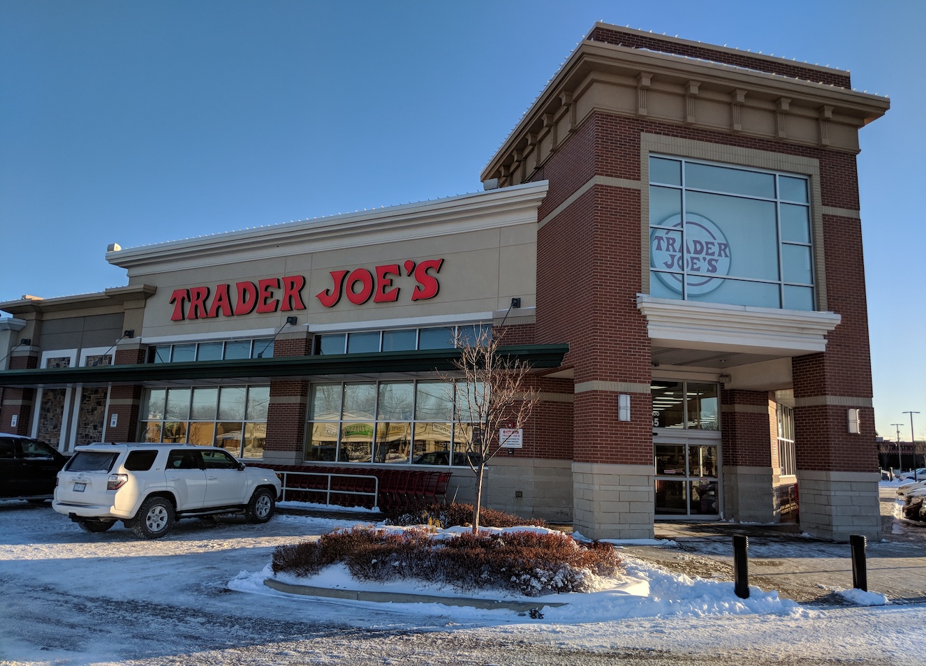 photo of trader joe's storefront